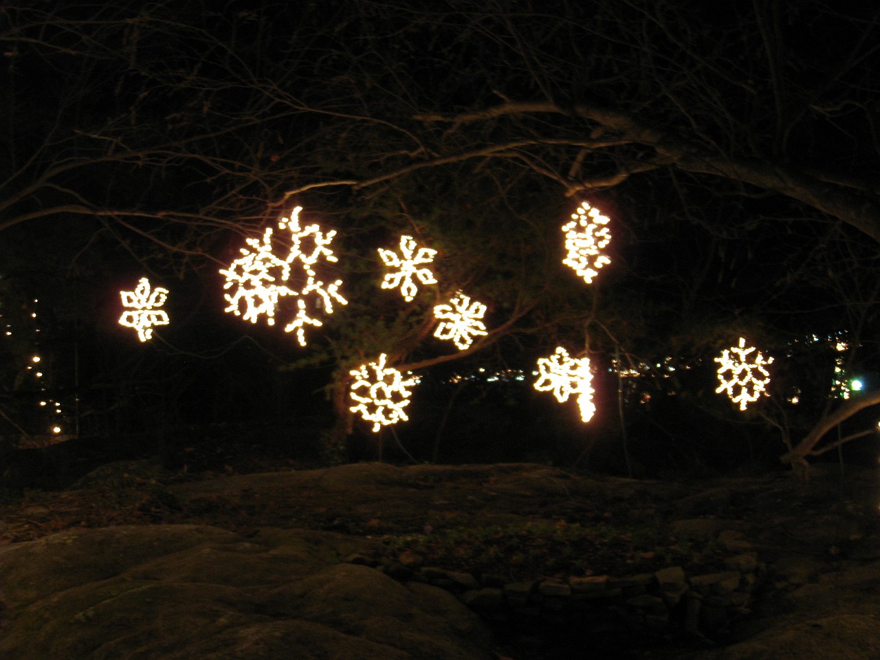 Vacation 2007-12 - Rock City 0061.jpg - Rock City outside of Chattanooga Tennessee has been a tourist attraction since 1932. I remembered seeing barn roofs painted with "See Rock City" and wanted to pay a visit to its home on Lookout Mountain. Christmas Vacation 2007-08.